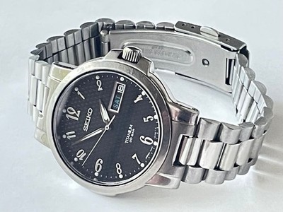 【極美】 SEIKO 7N43-7B80 2005年製 チタン 20BAR防水 Seiko 7N43-7B80 Titanium Quartz Men's Watch Black Dial 36mm Analog
