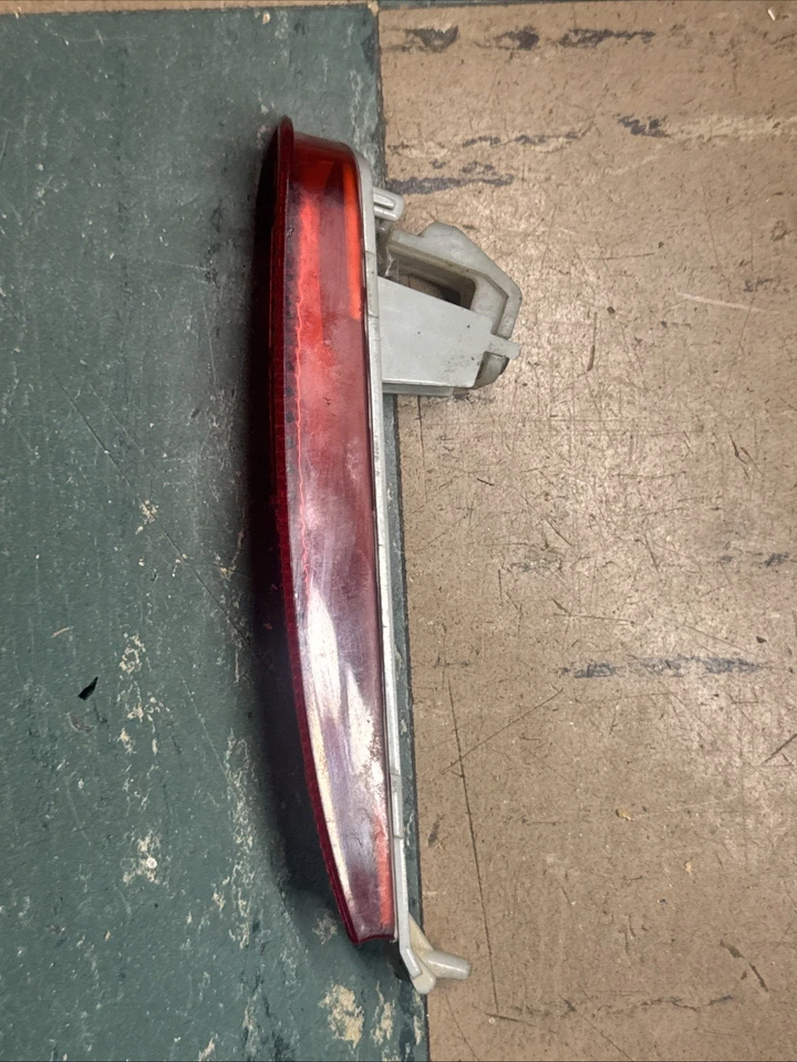 Marcador reflector parachoques trasero derecho Nissan Murano Juke Quest 2011-2014  Foto 4 de 4