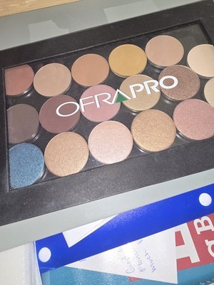 OFRA Pro Magnetic Eyeshadow Palette   17 Shades (Matte & Shimmer Neutrals
