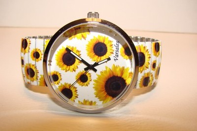 VARSALES WOMENS SUNFLOWER WRIST WATCH WORKING NEW BATTERY