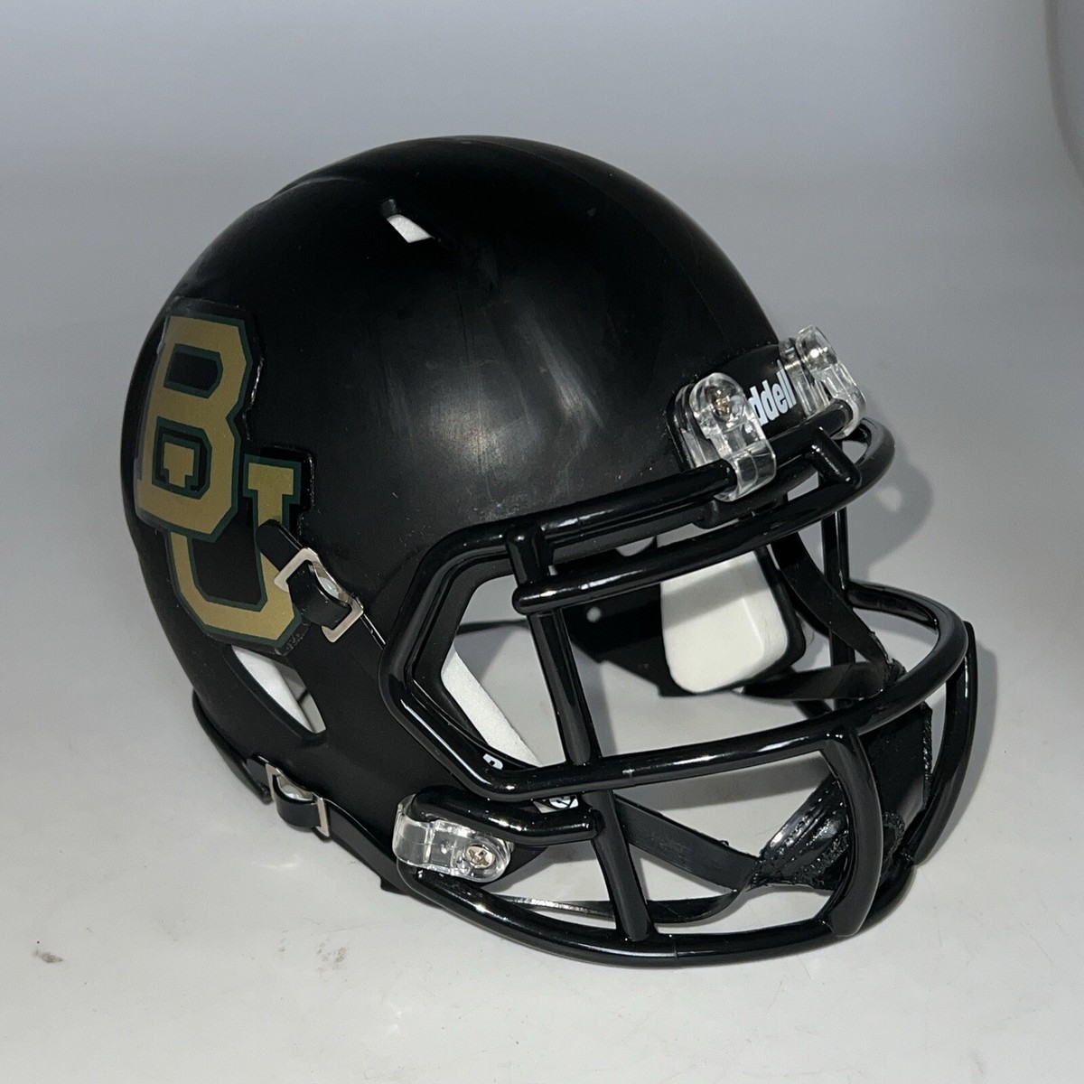 900 concussiin helmet football Study: Newer Football Helmets Could Slash Concussion Risks