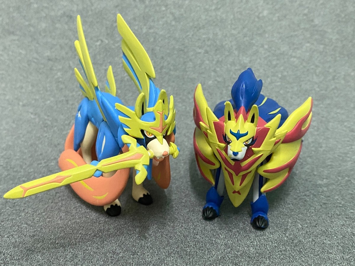 Zacian Zamazenta Pokemon monster Figure Nintendo Tomy Collection