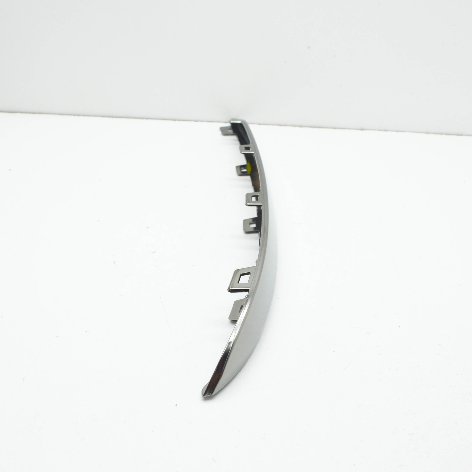 OEM BMW G07 X7 M50DX PROTECTIVE RUBBER STRIP LEFT REAR BUMPER