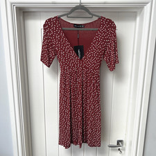 Pretty Little Thing Dress Women's UK 10 Burgundy Polka Dot Short Sleeved Short