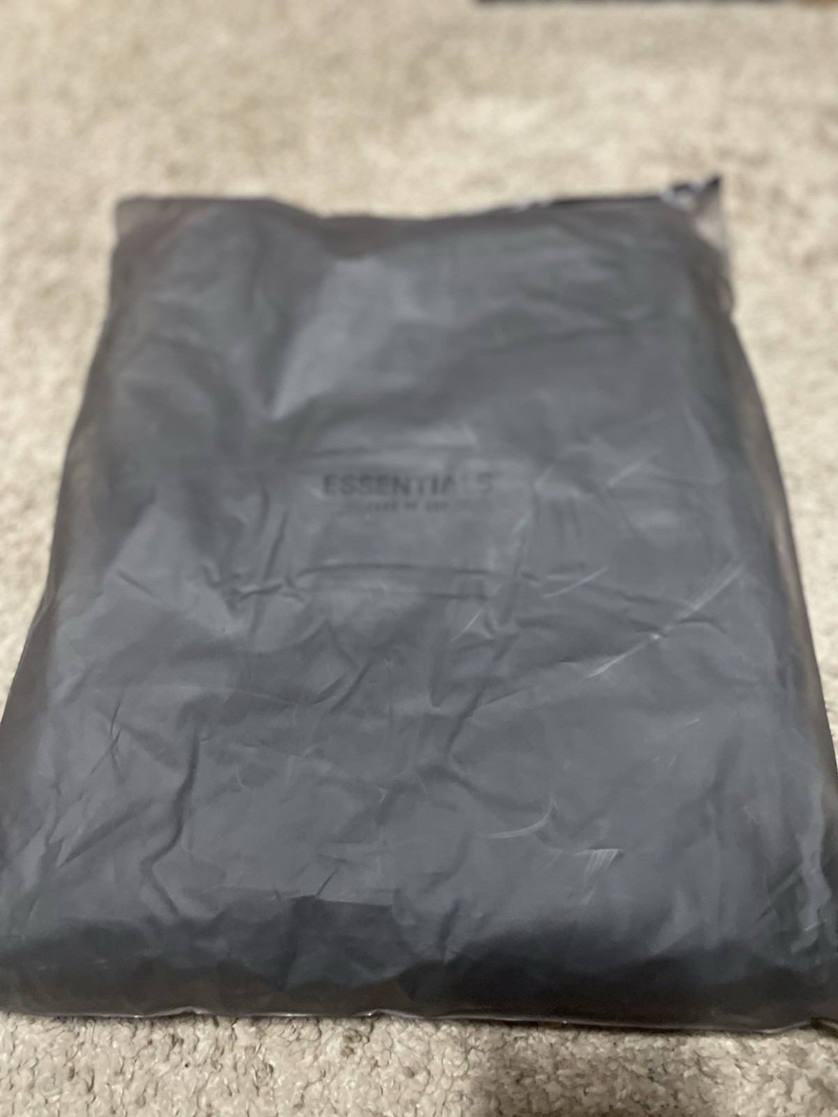 Men’s Black Small Essential Hoodie FEAR OF GOD thumbnail 2