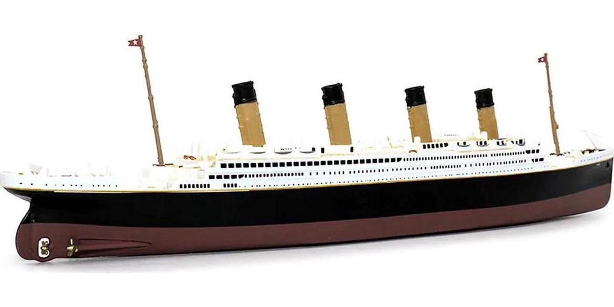 Titanic Cruise Liner - Ship Model