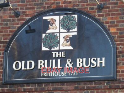 FOTOSCHILD FÜR DEN ALTEN BULLEN UND BUSCH NORTH END ROAD NW3 (2) 2011