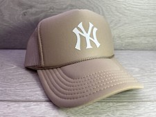 NEW YORK YANKEES TAN CREAM CAP HAT 5 PANEL HIGH CROWN TRUCKER SNAPBACK VINTAGE