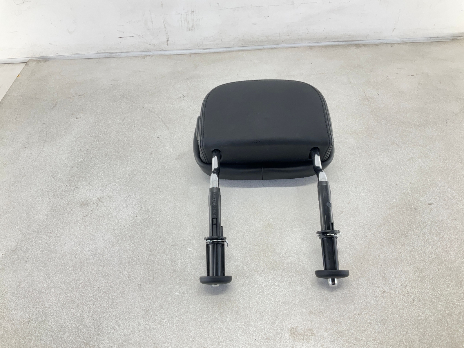 17-20 MASERATI Levante Front Right Passenger Seat Headrest OEM