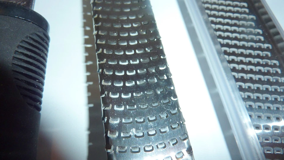 MICROPLANE HAND HELD GRATERS 2  & One OXO Seed Core Tool  Great High Quality Lot - Image 3 of 4