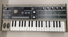 KORG microKORG 37 Keys Analog Modeling Synthesizer w/ Condenser Microphone Used
