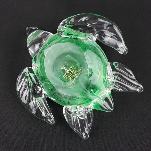 Green Glass Sea Turtle Paperweight Handcrafted Glow-In-The-Dark Dynasty Gallery - Picture 3 of 10