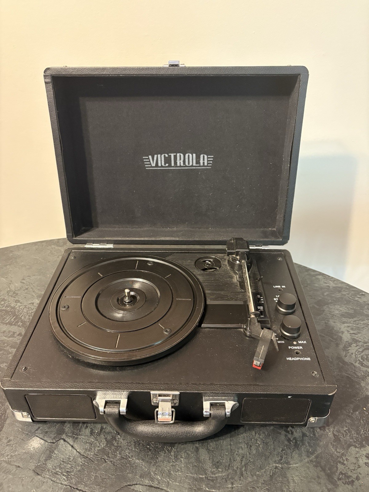 VICTROLA Black Automatic Portable Record Player USED, VERY GOOD CONDITION
