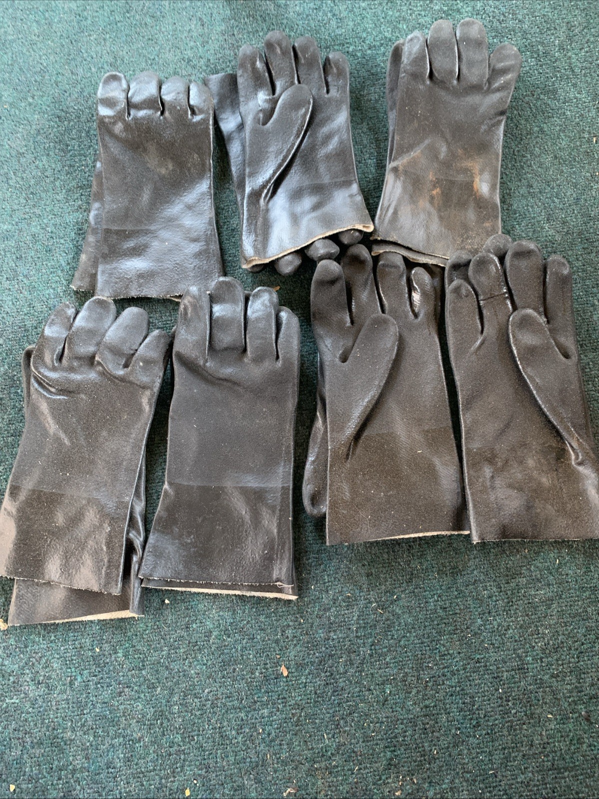 7 Pairs Of Rubber Gloves. 
