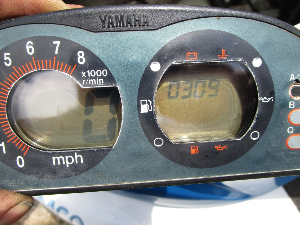00-04 YAMAHA XL800 XLT800 MULTIFUNCTION METER GAUGE 30.9 HOURS F0P