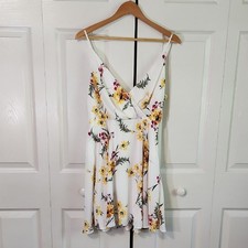 Express White Floral Babydoll Mini Dress Size Med Cottagecore Girlhood Feminine