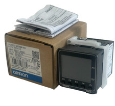 NEW OMRON E5CC-QX2DUM-800 DIGITAL CONTROLLER 24V 50/60HZ E5CCQX2DUM800