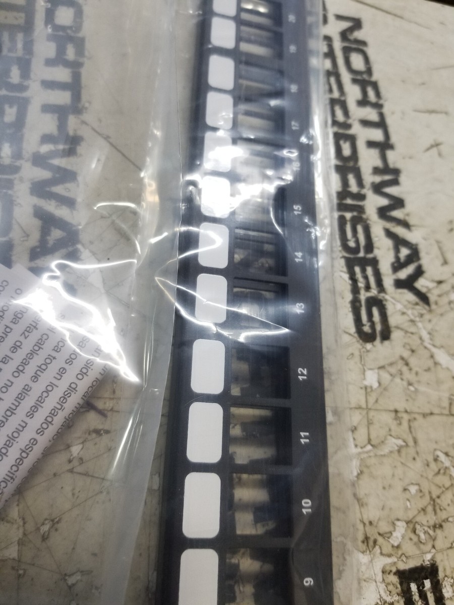 安全带 Leviton 49255-L24 1RU 24‑Port Patch Panel with Magnifying