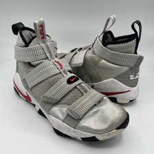 nike super sneakers
