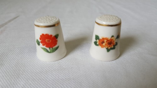 2er Set Fingerhut Fingerhüte Blumenmotiv Setzkasten Sammler Nähzubehör Nähen