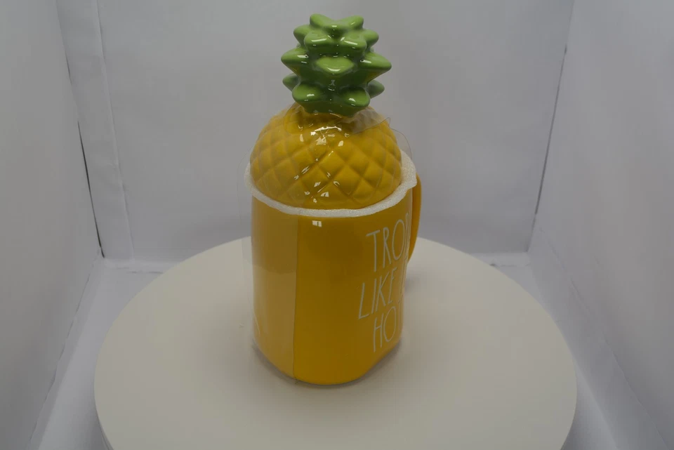 Taza Rae Dunn Tropic Like It’s Hot Topper Piña NUEVA Con Caja Foto 3 de 4