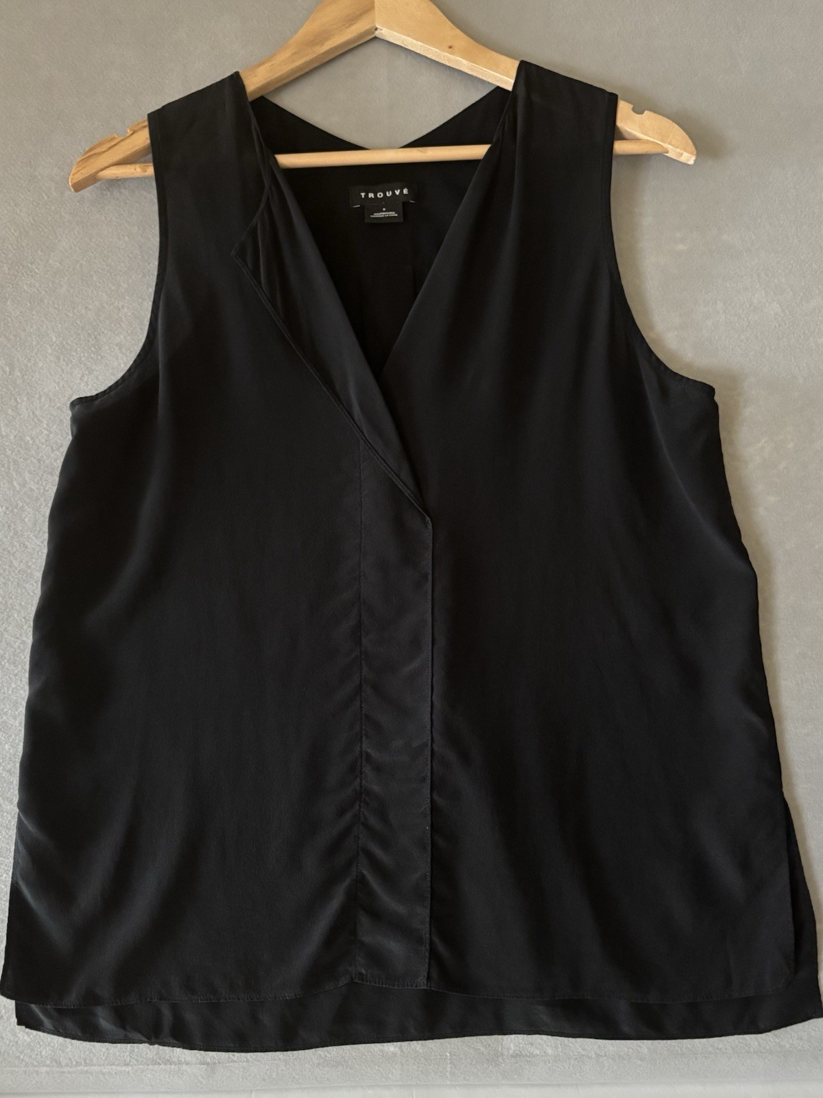 TROUVE' Top Women Sz S Black 100% Silk Fold Over Sleeveless V-Neck Lady Tank