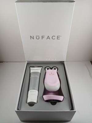 NuFace Trinity Pro W/ Lip & Eye, Charging Dock, Adapter, & 2 Gel Primers Pink