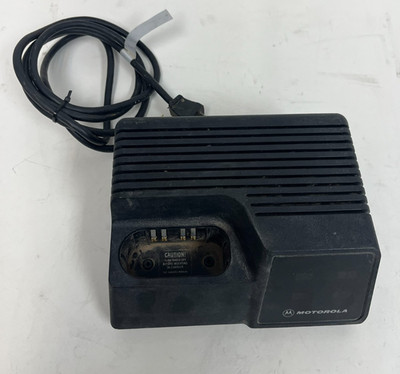 Motorola NTN4734A Desktop Charger for Motorola Astro Saber Two Way Radio Box#9S