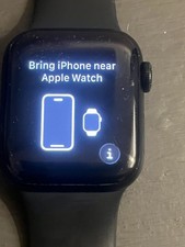 Apple Watch SE 40mm Space Grey Aluminum Case with Black Metal Band - GPS/CELL