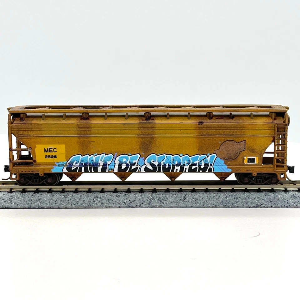 Atlas Custom N Scale Maine Central ACF Center Flow Hopper MEC Weathered Graffiti - Image 3 of 4