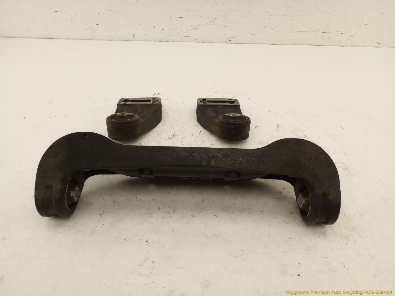 Maserati Quattroporte M139 Set Of Rear Differential Carrier Mount Bracket 03-08