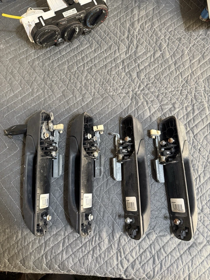 Jeep Grand Cherokee Jeep Commander 2006-2010 juego de 4 manijas de puerta exteriores OEM Foto 3 de 4