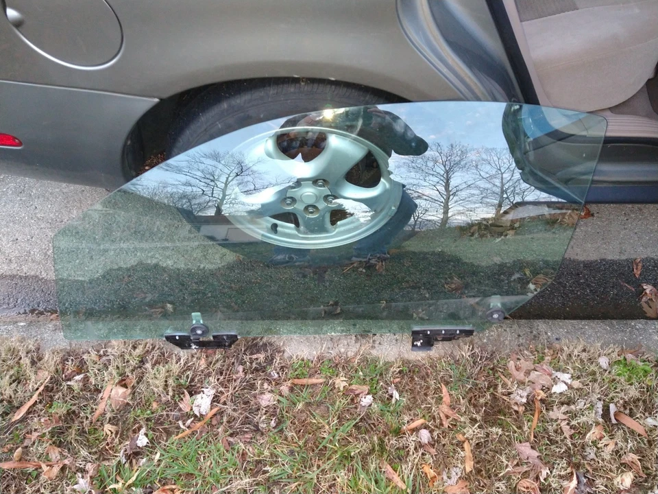 Ford Mustang 2000 ventana de vidrio lateral del conductor Foto 2 de 4