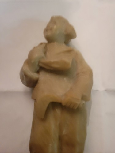 Chinese Cultural Revolution period Soapstone Figure of a gir in military uniform - Imagen 3 de 9
