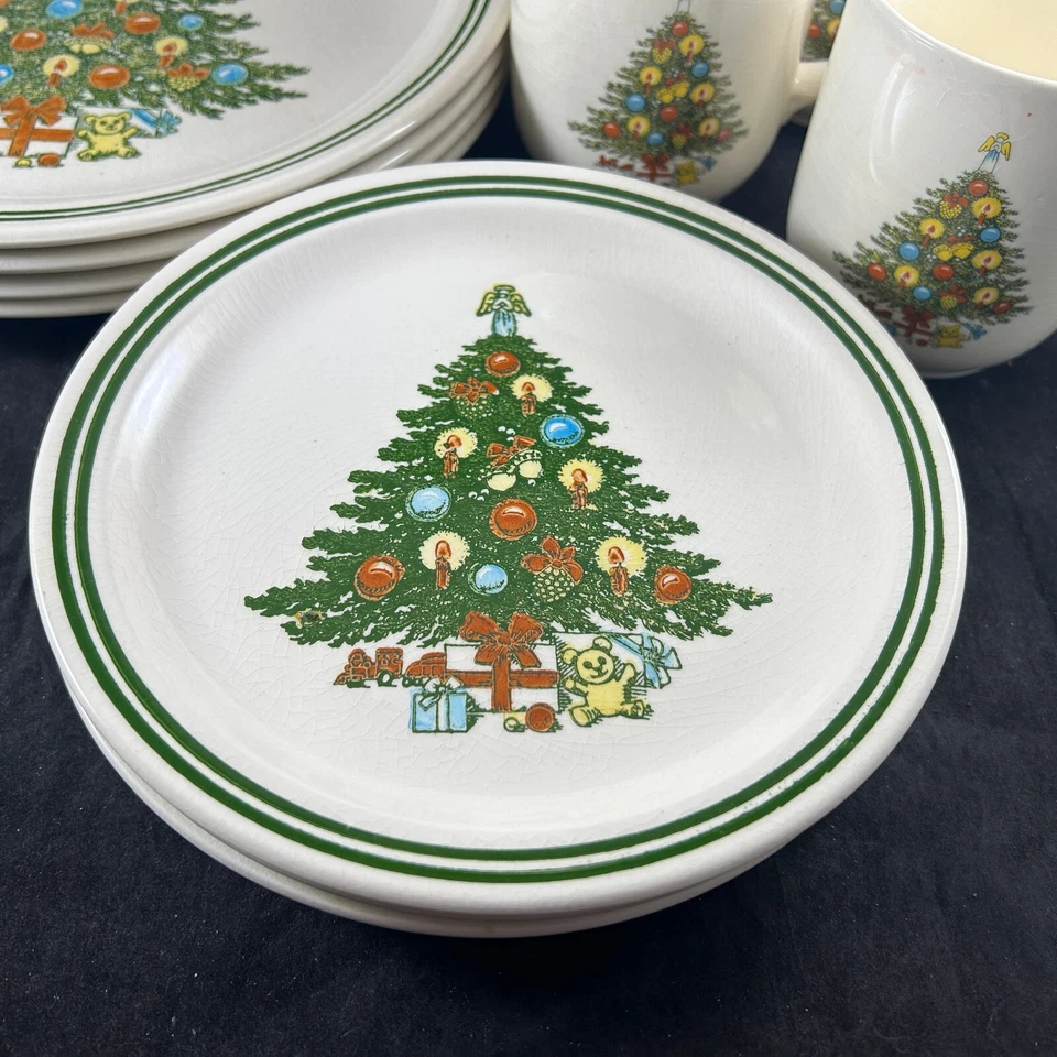 Christmas by Carlton Dinnertime 1985 juego de 12 piezas árbol de navidad - platos y tazas de colección Foto 2 de 4