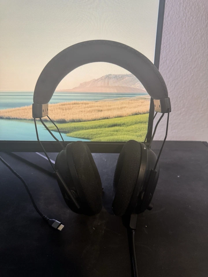 Razer BlackShark V2 Pro Wireless - Image 2 of 4