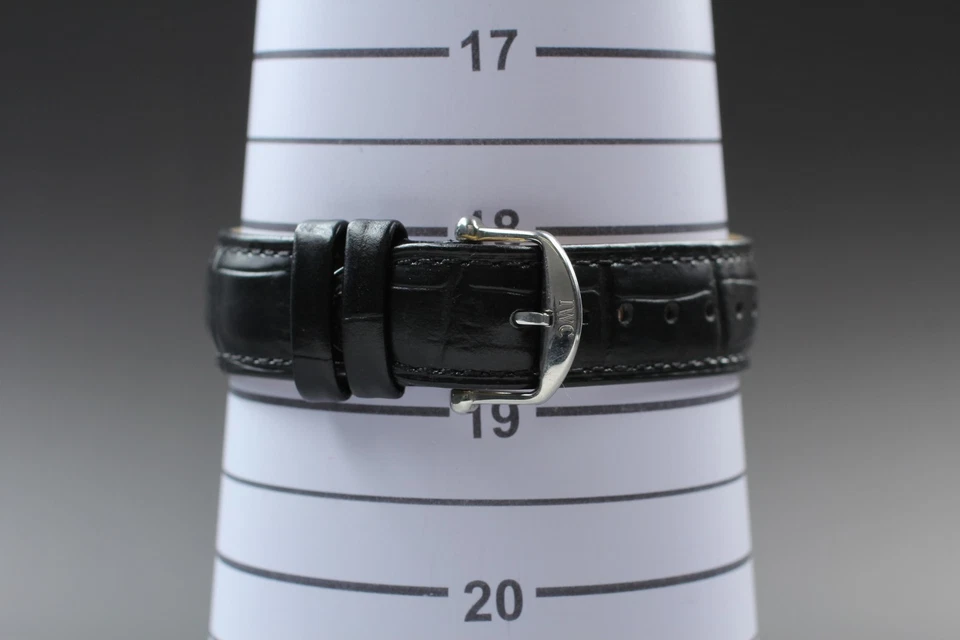 [Exc+5] IWC Portofino 3331 Cal.22105 33mm White Dial Black Quartz Herrenuhr  - Bild 4 von 4