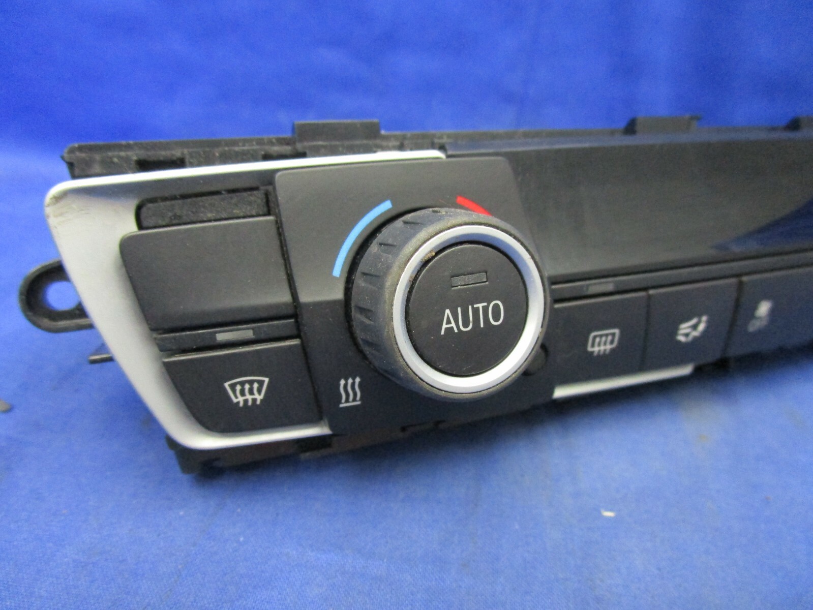 2017 BMW 320i AC Heat Temperature Climate Control Switch PN 6411