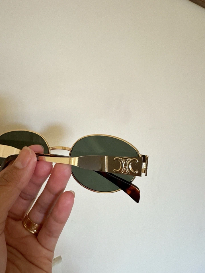 Celin's New Triomphe Arch Sunglasses - image 4 of 4