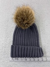Beanie Toque Womens One Size Gray Ribbed Knit 100 Acrylic Faux Fur Pom