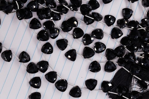 Lot De Spinelles Noires Calibrées 1mm à 2mm - Rond à Facettes, Brut, Provenance Thaïlande/Inde