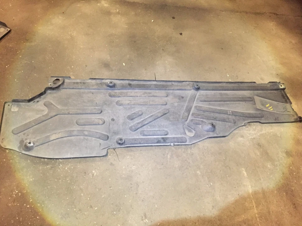 03 04 05 06 0MERCEDES W203 C203 CONDUCTOR MOTOR INFERIOR IZQUIERDO PROTECTOR CONTRA SALPICADURAS OEM Foto 3 de 4