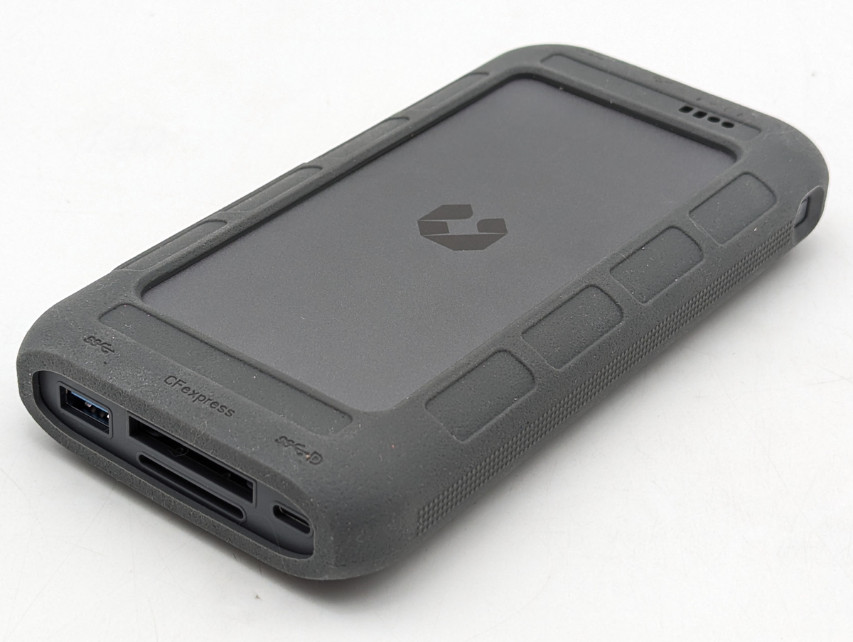 UnifyDrive UT2 ssd　持ち運びssd Unifydrive UT2 Portable SSD NAS 8GB LPDDR4X 32GB eMMC