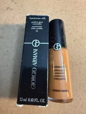 Giorgio Armani Luminous Silk Perfect Glow CONCEALER 10 NIB 0.40 fl oz Free Ship