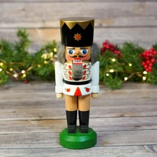 Nutcracker - King in White