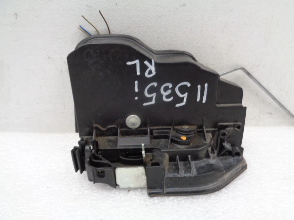 Actuador de cierre de puerta trasero izquierdo BMW 535i 2011-2016 OEM AK251106 Foto 3 de 4