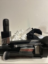 SET OF IL MAKIAG BRUSHS  100, 140, KABUKI, BLENDER AND SCRUNCHY 