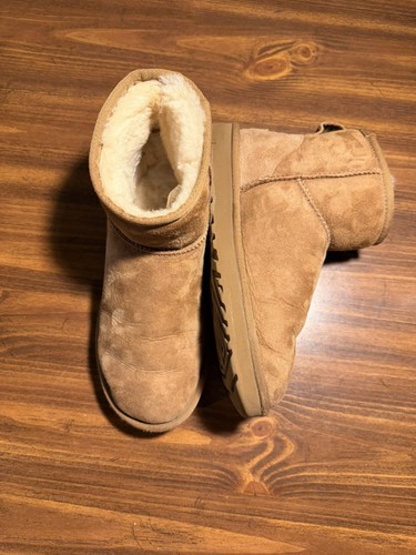 UGG Classic Short Boots In Brown Chestnut Size 7