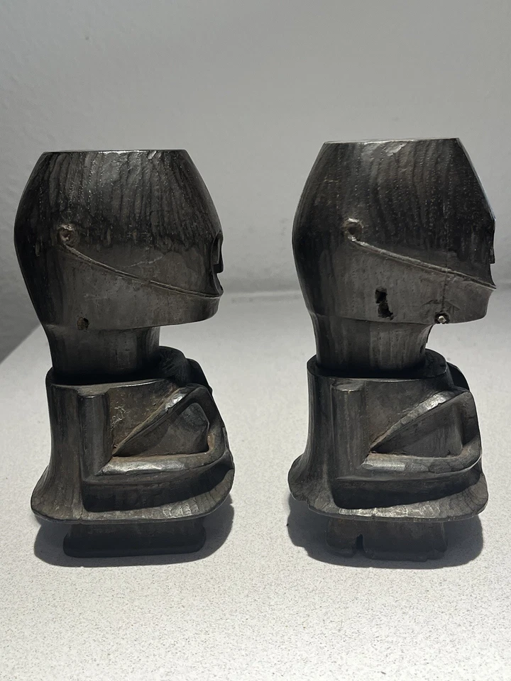 Figuras antiguas de madera de antepasados Dayak, Borneo Foto 2 de 4