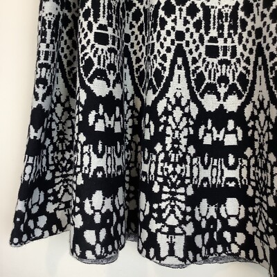 Roz & Ali Women s Sweater Skirt Size XL Black White Floral Knit Fit and Flare